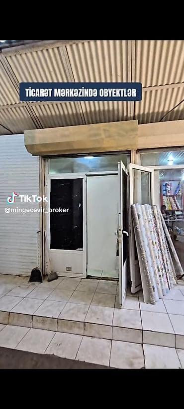 Ticarət mərkəzində yerləşən fəaliyyətə hazır obyekt. - Giriş: Şüşə at lalafo.az Ticarət mərkəzində yerləşən fəaliyyətə hazır obyekt. - Giriş: Şüşə