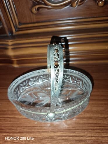 Şüşə qab – dekorativ tutacaqlı - Material: kəsimli/zərif naxışlı şüşə lalafo.az -da Şüşə qab – dekorativ tutacaqlı - Material: kəsimli/zərif naxışlı şüşə