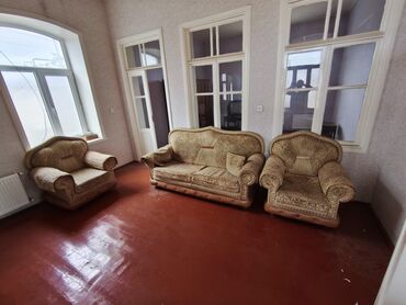 İşlənmiş, Klassik divan, 2 kreslo, Divan, Bazasız, Açılmayan lalafo.az -da İşlənmiş, Klassik divan, 2 kreslo, Divan, Bazasız, Açılmayan