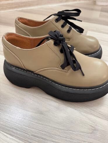 Угги: Ayaqqabı Avropadan alınıb, 2 dəfə geyinilib. Çox rahat və qış malı at lalafo.az — 1 Угги: Ayaqqabı Avropadan alınıb, 2 dəfə geyinilib. Çox rahat və qış malı — 1