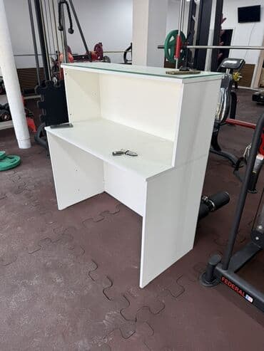 Ağ rəngli resepsiyon/qarşılama masası
Bine savxozdadi 100 m satlir lalafo.az -da Ağ rəngli resepsiyon/qarşılama masası
Bine savxozdadi 100 m satlir