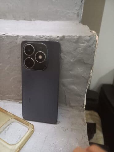 Məhsul: Smartfon - Arxa tərəf: Mat tünd boz korpus, kvadrat modulda 3 lalafo.az -da Məhsul: Smartfon - Arxa tərəf: Mat tünd boz korpus, kvadrat modulda 3