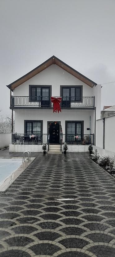 Satılır: iki mərtəbəli fərdi ev Xüsusiyyətlər: - 2 mərtəbə, geniş lalafo.az -da Satılır: iki mərtəbəli fərdi ev Xüsusiyyətlər: - 2 mərtəbə, geniş