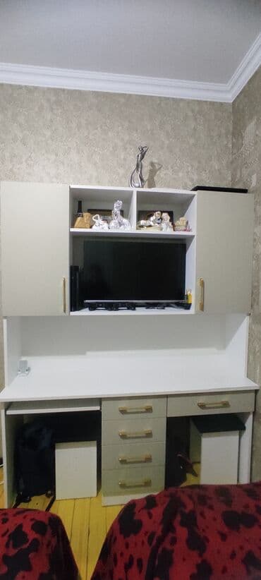 Kompüter masası, İşlənmiş, Laminat, Dördbucaq masa lalafo.az -da Kompüter masası, İşlənmiş, Laminat, Dördbucaq masa