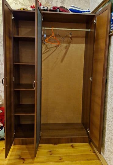 İşlənmiş, Açılan, 3 qapılı Düz dolab, Dolab-asılqan, Azərbaycan lalafo.az -da İşlənmiş, Açılan, 3 qapılı Düz dolab, Dolab-asılqan, Azərbaycan