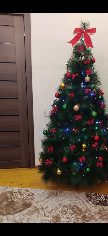 Bəzədilmiş Yeni il şam ağacı - Süni şam ağacı, sıx və təbii görkəmli lalafo.az -da Bəzədilmiş Yeni il şam ağacı - Süni şam ağacı, sıx və təbii görkəmli