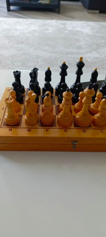 Dəbilqələr: Şəxsi kolleksiyadan.Ekskluziv-taxtanın iç tərəfində əfsanəvi Ukrayna lalafo.az -da — 9 Dəbilqələr: Şəxsi kolleksiyadan.Ekskluziv-taxtanın iç tərəfində əfsanəvi Ukrayna — 9