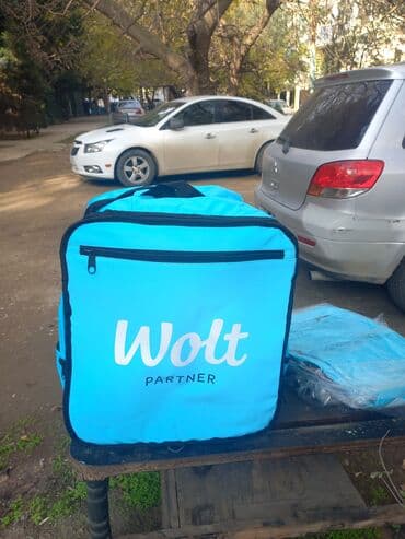 Wolt Partner çatdırılma çantası - Rəng: parlaq mavi, üzərində “Wolt lalafo.az -da Wolt Partner çatdırılma çantası - Rəng: parlaq mavi, üzərində “Wolt