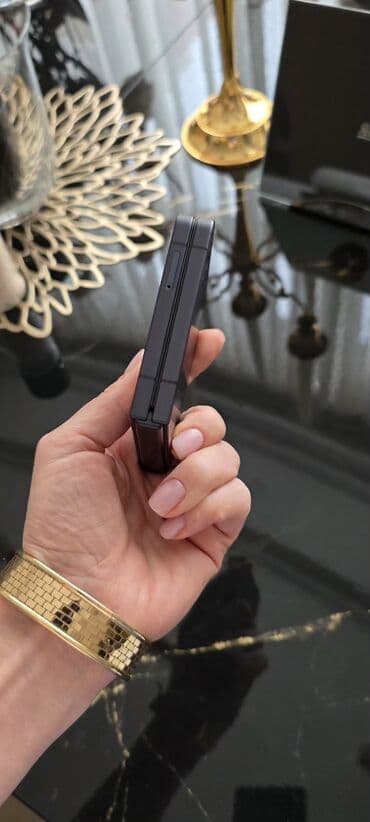 Samsung Galaxy Z Flip7, 512 GB, rəng - Qara lalafo.az -da Samsung Galaxy Z Flip7, 512 GB, rəng - Qara