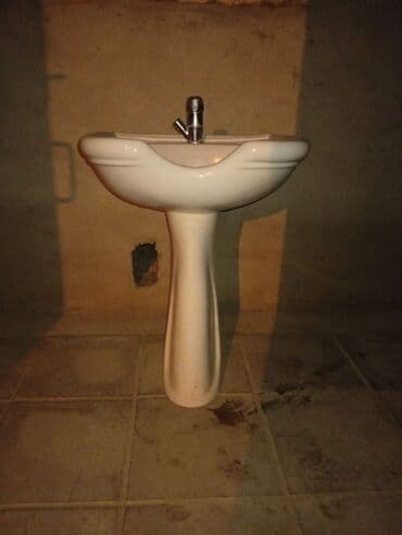 Ayaqüstü əl-üz yuma lavabı - Material: keramika - Rəng: ağ - Dizayn lalafo.az -da Ayaqüstü əl-üz yuma lavabı - Material: keramika - Rəng: ağ - Dizayn