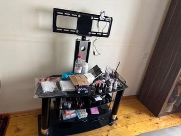 Düz TV altlığı, Polkalı, Şüşəli lalafo.az -da Düz TV altlığı, Polkalı, Şüşəli