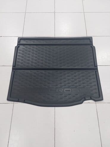 Toyota Corolla Cross original yapon üstündə gələn baqaj rezini.Ünvan lalafo.az -da Toyota Corolla Cross original yapon üstündə gələn baqaj rezini.Ünvan