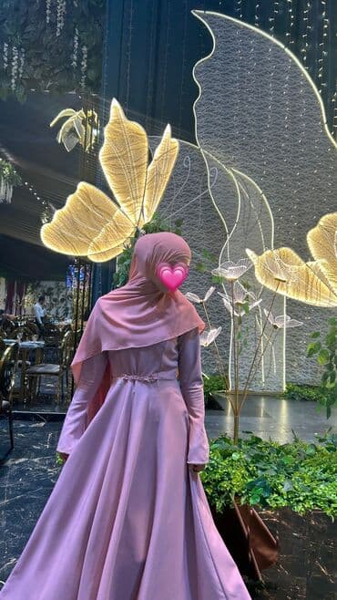 Ziyafət donu 38/40/42 bədənə uyğundur.Bir dəfə geyinilib.Küpür və lalafo.az -da Ziyafət donu 38/40/42 bədənə uyğundur.Bir dəfə geyinilib.Küpür və