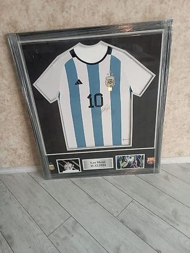 Çərçivəli Argentina milli komandasının 10 nömrəli forma messi forması lalafo.az -da Çərçivəli Argentina milli komandasının 10 nömrəli forma messi forması