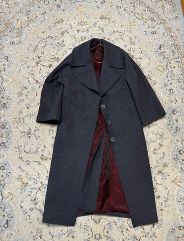 Yeni kimi L razmer astarli palto 20 azn lalafo.az -da Yeni kimi L razmer astarli palto 20 azn