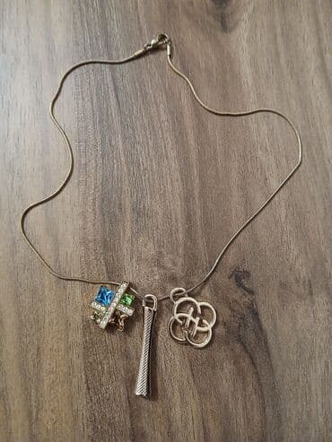 Цепочки: Bijuteriya-qızılı rəngli zəncir və 3 asqılı. Zəncir: incə, ilan tipli at lalafo.az — 2 Цепочки: Bijuteriya-qızılı rəngli zəncir və 3 asqılı. Zəncir: incə, ilan tipli — 2