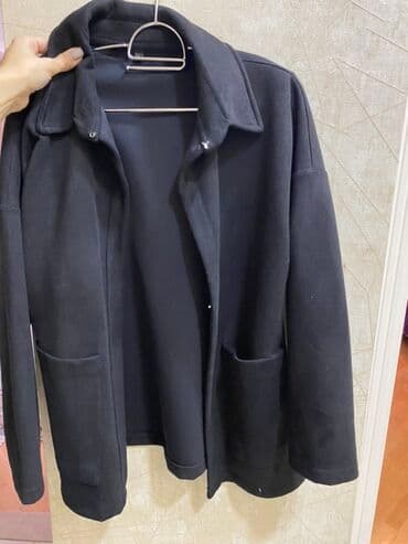 Qara rəngli minimalist üst geyim (kardigan/palto tipli) - Kəsim: düz lalafo.az -da Qara rəngli minimalist üst geyim (kardigan/palto tipli) - Kəsim: düz