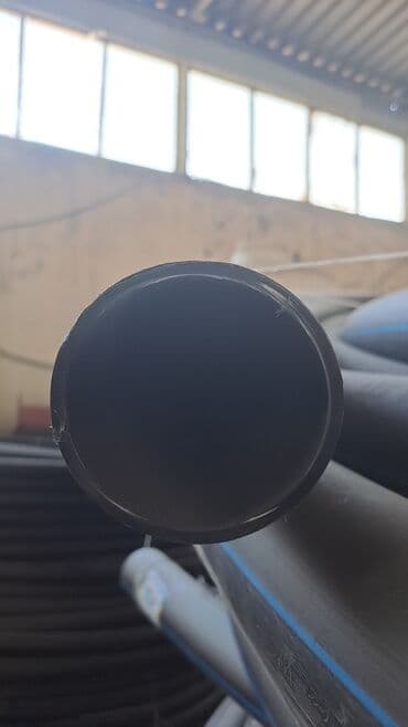 Qara rəngdə, davamlı plastik materialdan hazırlanmış borular. Su lalafo.az -da Qara rəngdə, davamlı plastik materialdan hazırlanmış borular. Su
