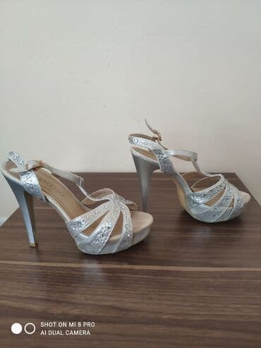 Ölçü: 38, rəng - Boz, İşlənmiş lalafo.az -da Ölçü: 38, rəng - Boz, İşlənmiş