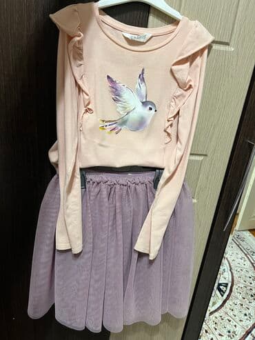 H&M, 8-10 yaş (134-140 sm). Kofta və ətək dəsti. Ətəyin çox incə lalafo.az -da H&M, 8-10 yaş (134-140 sm). Kofta və ətək dəsti. Ətəyin çox incə