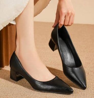 ❗❗❗❗Qara rəngli, klassik dizayn, yumşaq material və aşağı daban lalafo.az -da ❗❗❗❗Qara rəngli, klassik dizayn, yumşaq material və aşağı daban