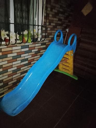 Uşaq sürüşkəni – mavi rəngli, plastik materialdan. Xüsusiyyətlər: - lalafo.az -da Uşaq sürüşkəni – mavi rəngli, plastik materialdan. Xüsusiyyətlər: -