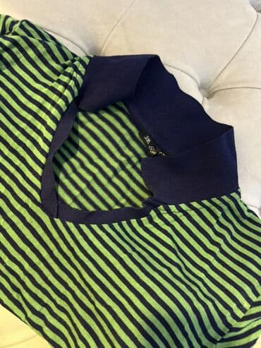 Yumşaq trikotaj qadın bluzu M razmerdir S ölçü üçündə uyğundur. - lalafo.az -da Yumşaq trikotaj qadın bluzu M razmerdir S ölçü üçündə uyğundur. -