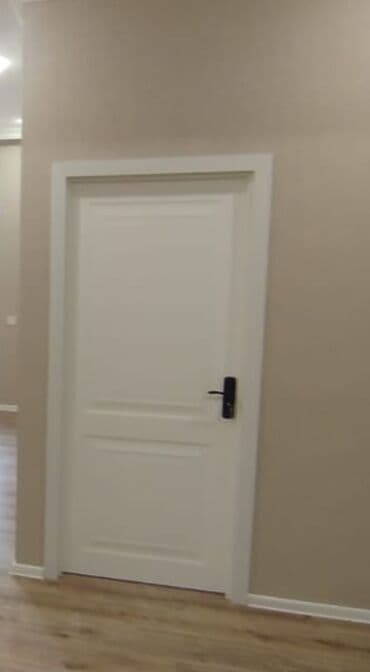 Dekorativ divar panelləri: Ağ rəngli interyer qapısı - Klassik panelli dizayn: yuxarı və aşağı lalafo.az -da — 2 Dekorativ divar panelləri: Ağ rəngli interyer qapısı - Klassik panelli dizayn: yuxarı və aşağı — 2