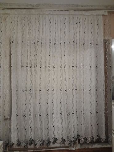 Ağ krujeva tül pərdə.250 hundurluyu.5 metre enidir.ama büzme oldugu lalafo.az -da Ağ krujeva tül pərdə.250 hundurluyu.5 metre enidir.ama büzme oldugu