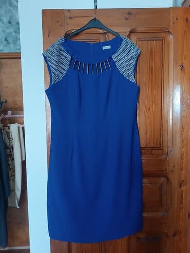 Zərif dizaynlı qadın geyimi – kobalt mavi rəngdə diz uzunluğunda düz lalafo.az -da Zərif dizaynlı qadın geyimi – kobalt mavi rəngdə diz uzunluğunda düz