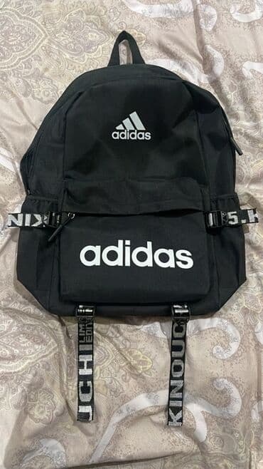 Məhsul: Adidas marka şəhər/ məktəb çantası - Rəng: Qara, ağ “adidas” lalafo.az -da Məhsul: Adidas marka şəhər/ məktəb çantası - Rəng: Qara, ağ “adidas”
