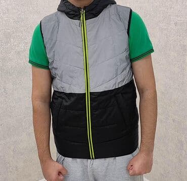 Kişi üçün kapüşonlu şişmə jilet - Rəng: iki rəngli dizayn – yuxarı lalafo.az -da Kişi üçün kapüşonlu şişmə jilet - Rəng: iki rəngli dizayn – yuxarı