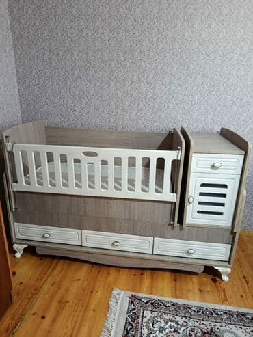 Oğlan və qız üçün, İşlənmiş, Dördbucaq, Beşik, Matras ilə, Yellənmə mexanizm ilə lalafo.az -da Oğlan və qız üçün, İşlənmiş, Dördbucaq, Beşik, Matras ilə, Yellənmə mexanizm ilə