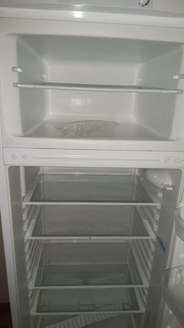 İşlənmiş 2 qapılı Indesit Soyuducu Satılır, rəng - Ağ lalafo.az -da İşlənmiş 2 qapılı Indesit Soyuducu Satılır, rəng - Ağ