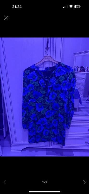 Qadın paltarı – çiçək naxışlı, çaplı dizayn - Rənglər: qara fon lalafo.az -da Qadın paltarı – çiçək naxışlı, çaplı dizayn - Rənglər: qara fon