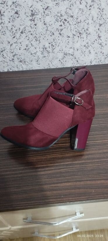 Tuflilər, Ölçü: 38, rəng - Qırmızı, Yeni lalafo.az -da Tuflilər, Ölçü: 38, rəng - Qırmızı, Yeni