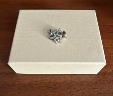 Gümüş kloun satılır.Səliqəlidir.Qutusu var.Real alana endirim var lalafo.az -da Gümüş kloun satılır.Səliqəlidir.Qutusu var.Real alana endirim var