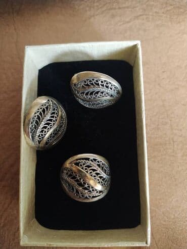Dəstə daxildir: Sırğa, Üzük, Gümüş lalafo.az -da Dəstə daxildir: Sırğa, Üzük, Gümüş