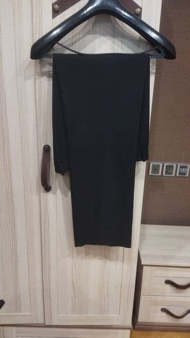 Kişi üçün şalvar,1i tünd göy 50razmer,1i qara 44razmer,təzə lalafo.az -da Kişi üçün şalvar,1i tünd göy 50razmer,1i qara 44razmer,təzə