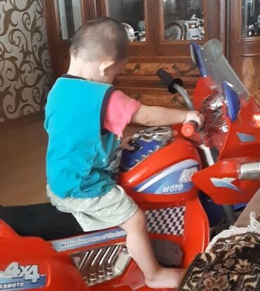 Uşaq üçün elektrikli üçtəkərli motosiklet - Rəng: qırmızı-mavi - lalafo.az -da Uşaq üçün elektrikli üçtəkərli motosiklet - Rəng: qırmızı-mavi -