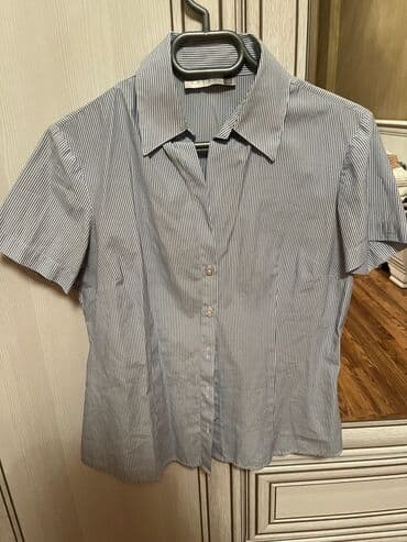 Qadın köynəyi – incə zolaqlı, qısa qollu - Rəng: boz-ağ incə şaquli lalafo.az -da Qadın köynəyi – incə zolaqlı, qısa qollu - Rəng: boz-ağ incə şaquli