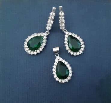 Dəstə daxildir: Sırğa, Kulon, Gümüş, 925 Əyar lalafo.az -da Dəstə daxildir: Sırğa, Kulon, Gümüş, 925 Əyar