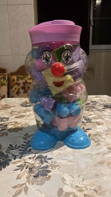 Uşaq üçün kloun formalı konteynerdə tikinti kubikləri dəsti. - lalafo.az -da Uşaq üçün kloun formalı konteynerdə tikinti kubikləri dəsti. -