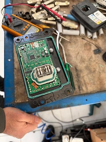 Tesla model 3 və Y nin akkumlayatorunun crashdan cıxarılması ve lalafo.az -da Tesla model 3 və Y nin akkumlayatorunun crashdan cıxarılması ve