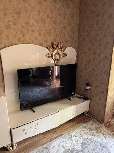 Klassik üslublu qonaq otağı dəsti - TV stendi: ağ rəngdə, parlaq lalafo.az -da Klassik üslublu qonaq otağı dəsti - TV stendi: ağ rəngdə, parlaq