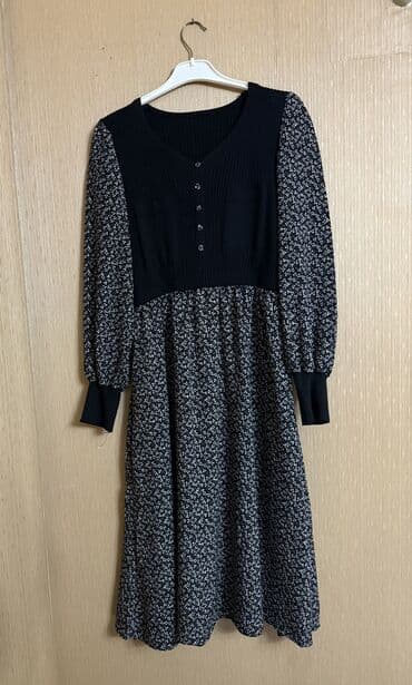 Qadın paltarı – qara rəngdə, xırda çiçək naxışlı - Stil: Uzun, axıcı lalafo.az -da Qadın paltarı – qara rəngdə, xırda çiçək naxışlı - Stil: Uzun, axıcı