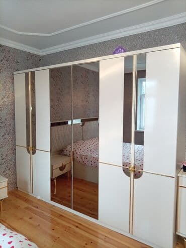 Yataq otağı mebel dəsti Tərkibi: - Geniş qarderob: ağ rəngli korpus lalafo.az -da Yataq otağı mebel dəsti Tərkibi: - Geniş qarderob: ağ rəngli korpus