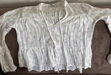 Ağ rəngli və çiçəklərlə örtülmüş parçadan hazırlanmışdır. Bir neçə lalafo.az -da Ağ rəngli və çiçəklərlə örtülmüş parçadan hazırlanmışdır. Bir neçə