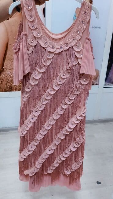 Ziyafet donu.2 defe geyinilib.tezeden secilmir.sacaqli .arxasında lalafo.az -da Ziyafet donu.2 defe geyinilib.tezeden secilmir.sacaqli .arxasında