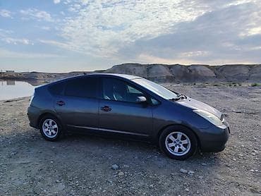 Toyota Prius (2-ci nəsil) — hibrid hetçbek - Gümüş-boz rəng, 5 qapı - at lalafo.az Toyota Prius (2-ci nəsil) — hibrid hetçbek - Gümüş-boz rəng, 5 qapı -